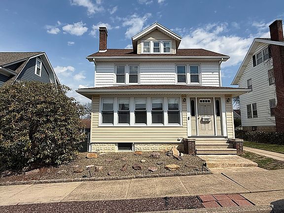2nd image of 429 Lowe St