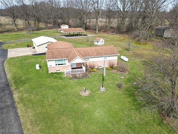 5th image of 14086 Ellsworth Rd