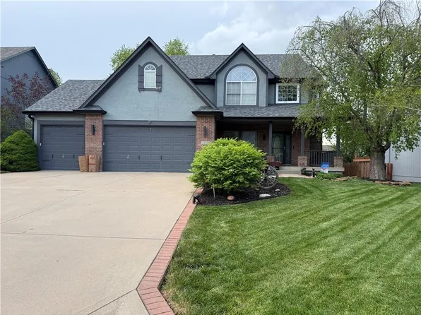 2408 SW Regency Dr, Lees Summit, MO 64082