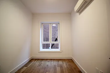 Rented by Loom Capital Group Inc.