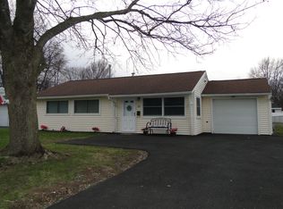 29 Devonshire Rd, North Syracuse, NY 13212