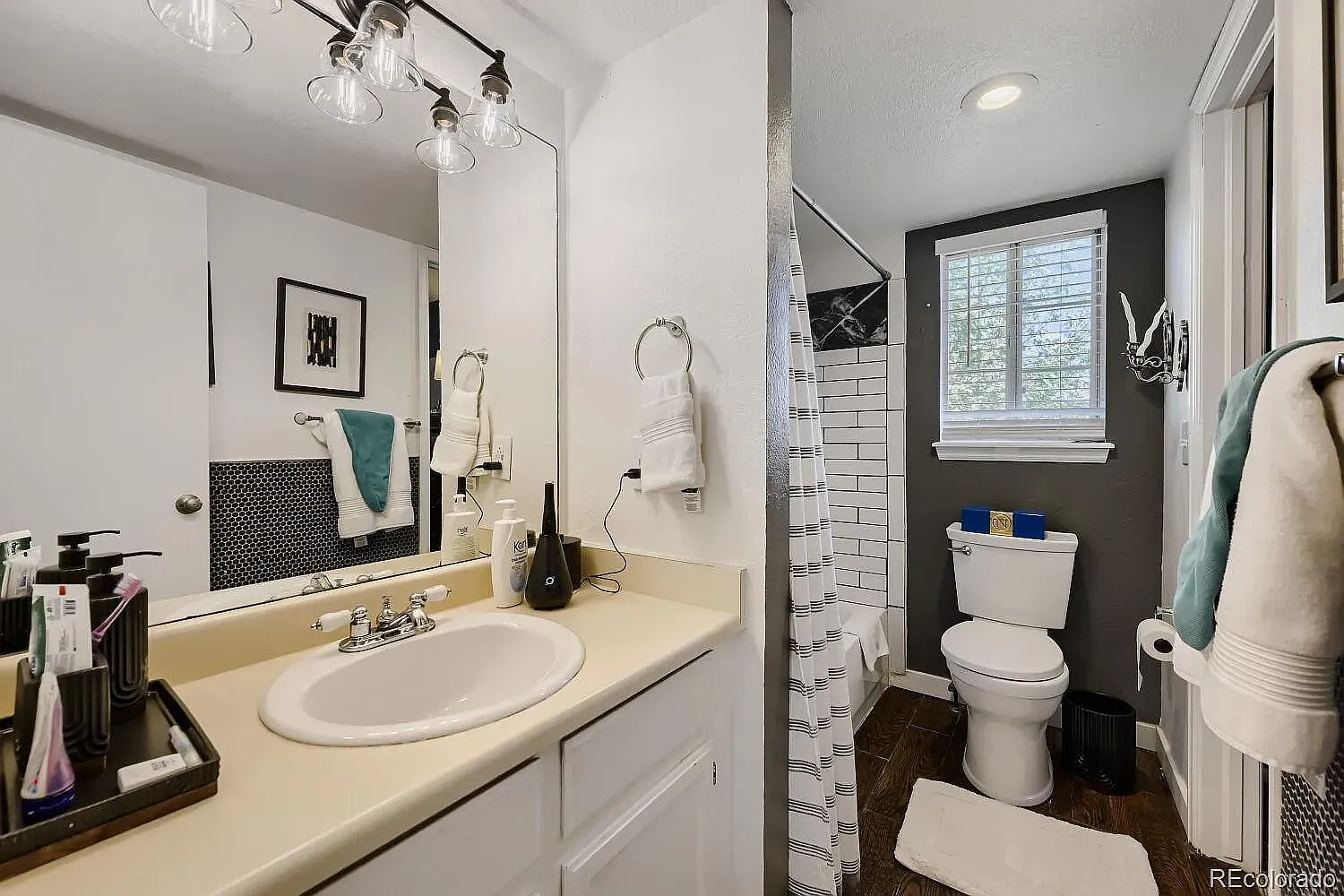 3 bed, 1.5 bath, 1625 sqft, $2,550 — Photo 1