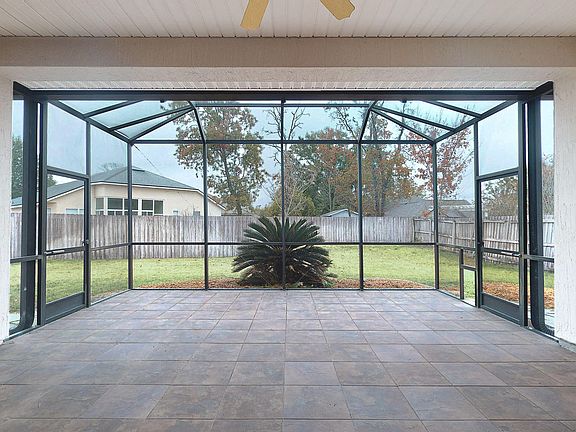 4th image of 2832 Pebblewood Ln