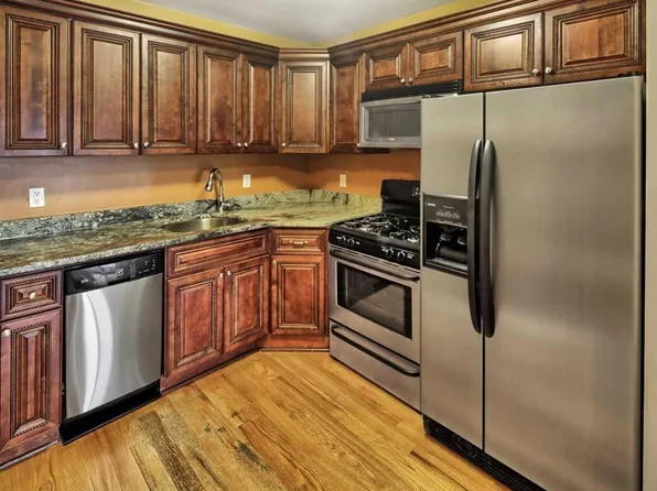 605 New York Avenue image 1 of 14