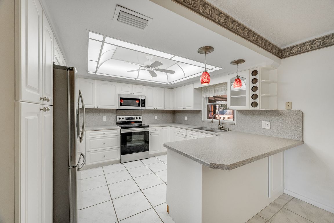 next background image