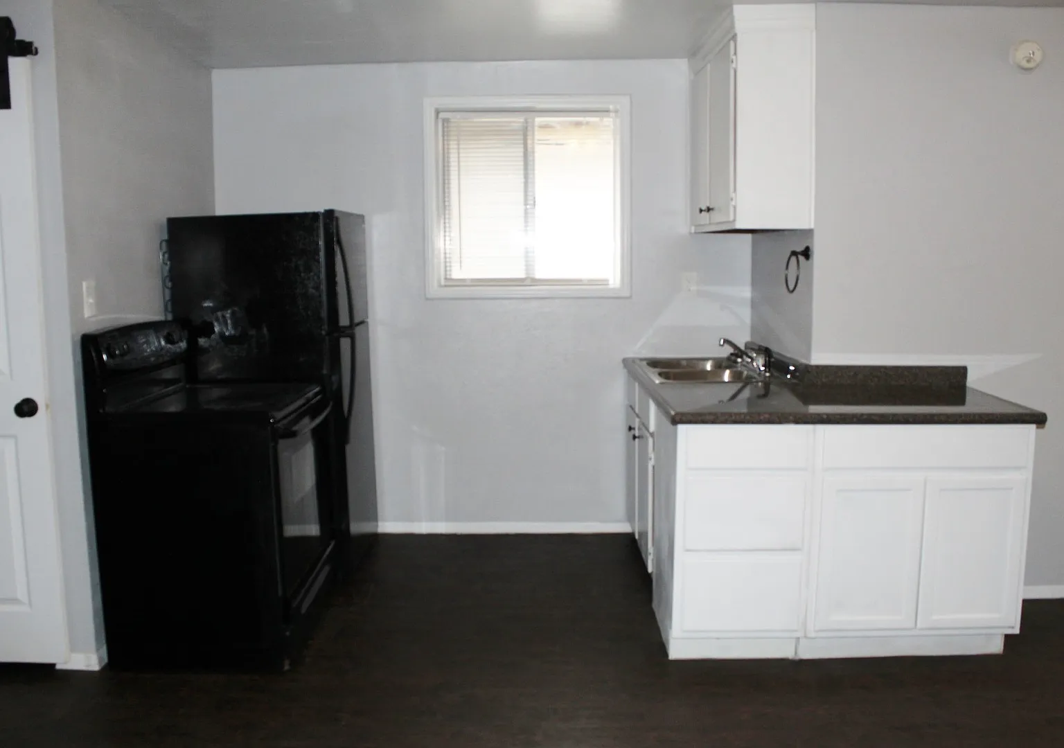 Studio Garage Apartment, All Bills Paid — Photo 4