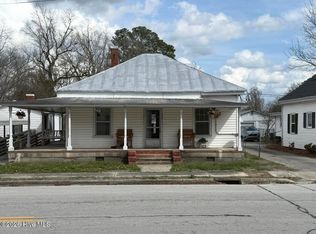 302 N Main St, Cove City, NC 28523