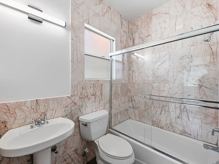 320 Harriet St — Photo 22