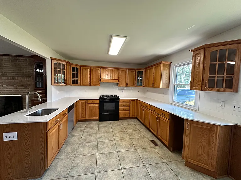 1810 Hallowell Rd — Photo 7