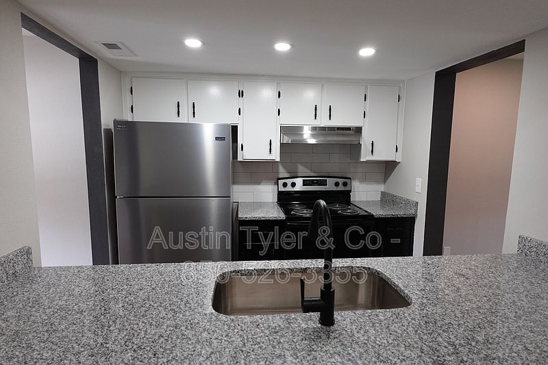 1st image of 4434 Dorothy Dr APT 3