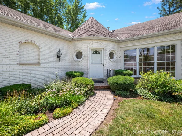 19 Penny Ln, Sugar Grove, IL 60554