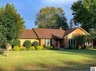 202 Maplewood Cir, Murray, KY 42071