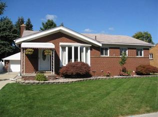 10132 Allen Rd, Allen Park, MI 48101