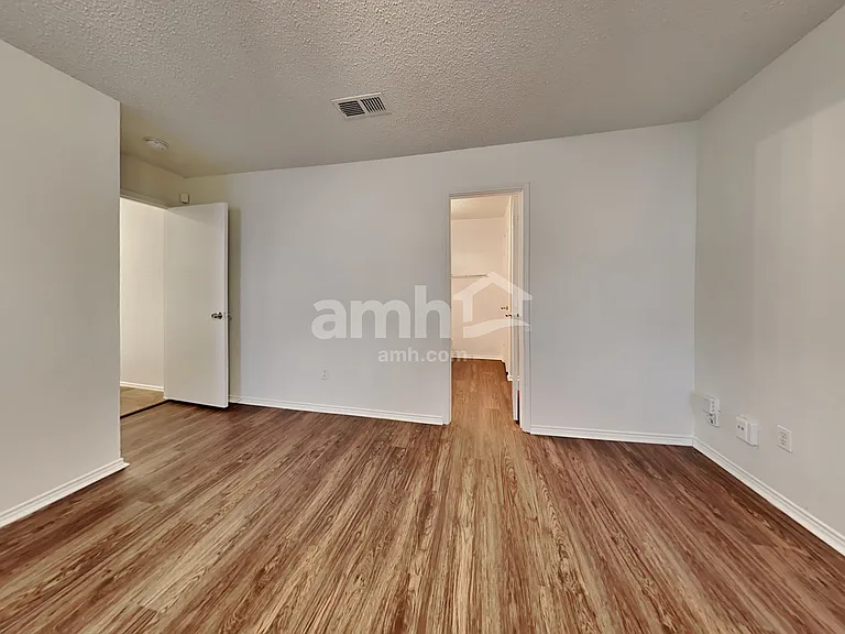 6404 Fern Meadow Dr — Photo 10