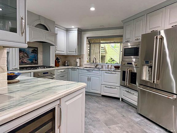 3rd image of 2034 Stonefield Lane