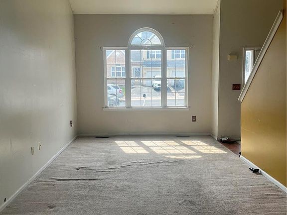 3rd image of 2197 Juniper Dr N