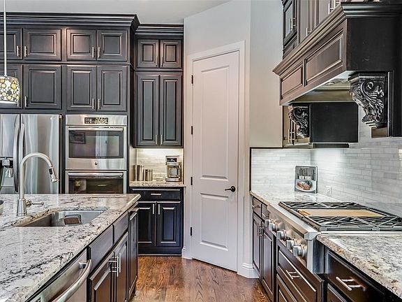 2nd image of 1079 Lavon Dr