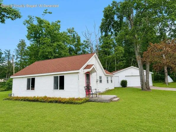 7715 Meridian Line Rd, Johannesburg, MI 49751