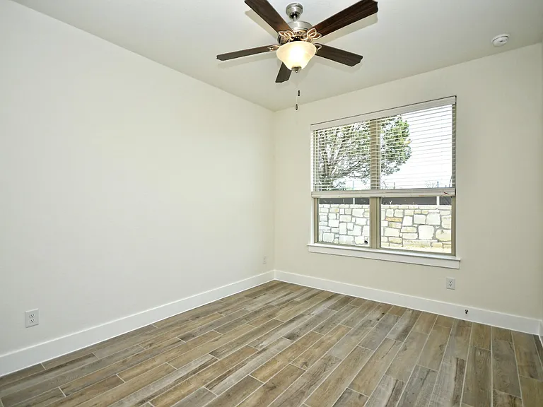 408 Parkline Dr — Photo 20