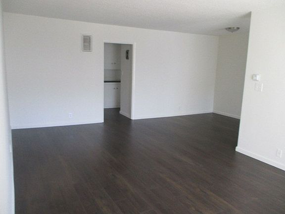 2nd image of 1021 N Gardner St #4