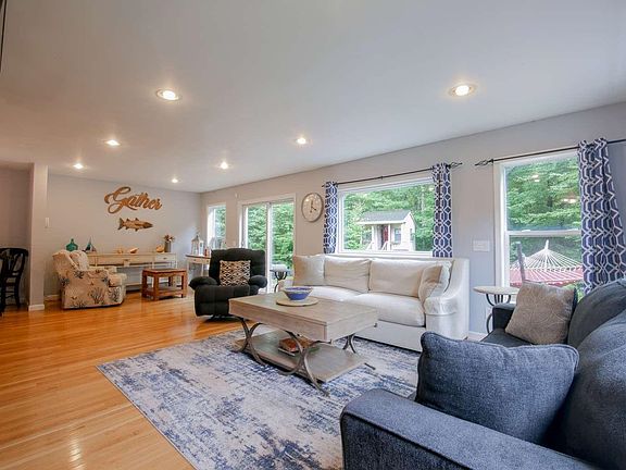 3rd image of 1180 North Road