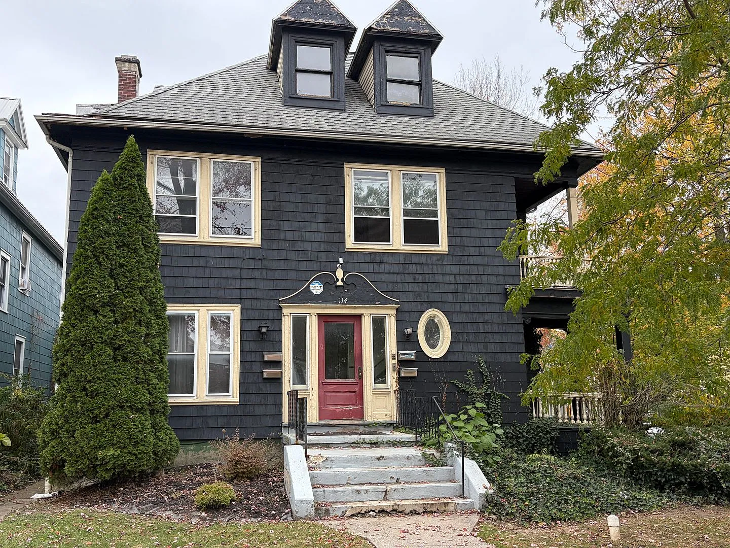 114 Crescent — Photo 3