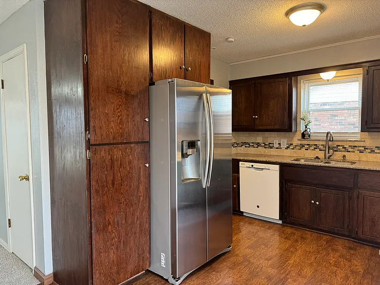 13908 Jeffery Dr — Photo 8