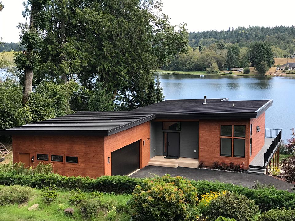 newly constructed house on Long Lake