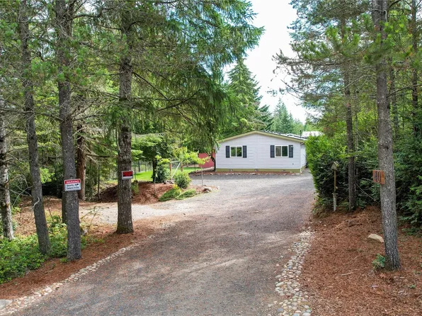 40 E Crimson Peak Road, Belfair, WA 98528