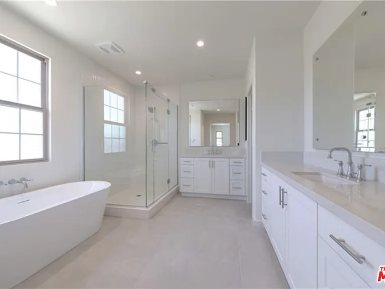 113 Escala — Photo 20