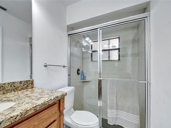 4th image of 8071 Popash Ct