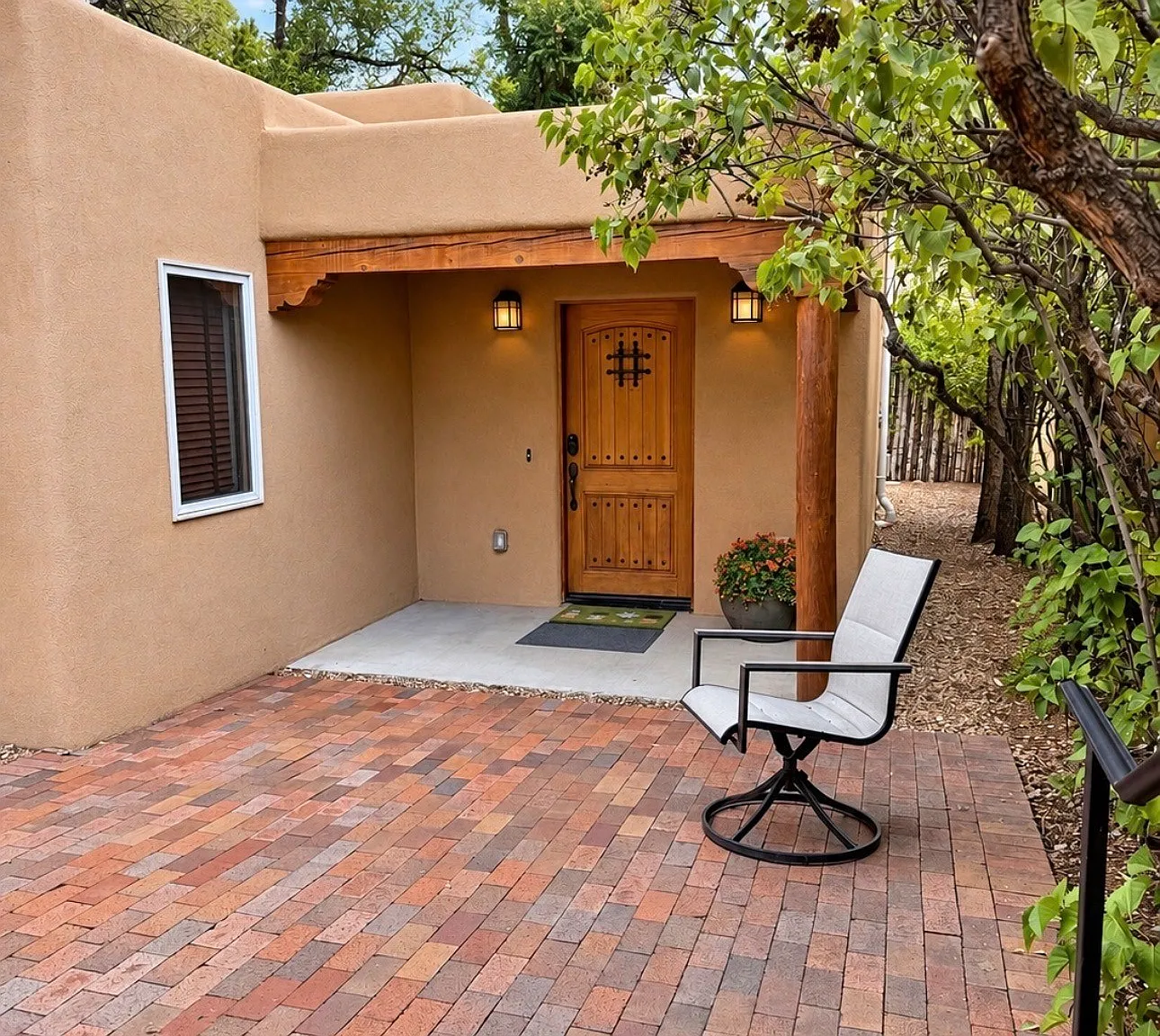 3 bed, 2.0 bath, 1428 sqft, $3,650 — Photo 1