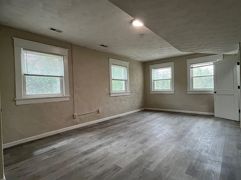 2402 Clifton St NW — Photo 11