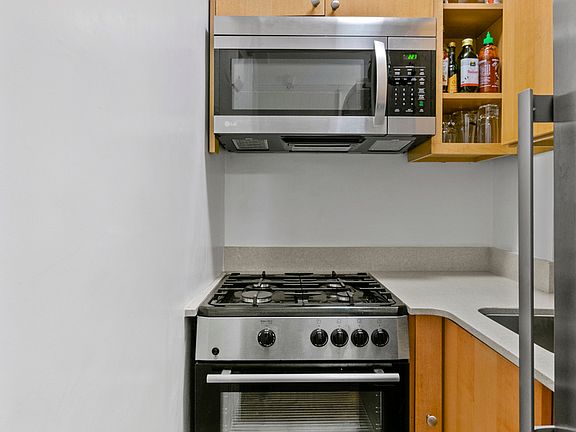 4th image of 235 W 102nd St APT 6S