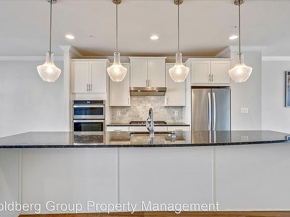 3rd image of 3 Blue Jay Way