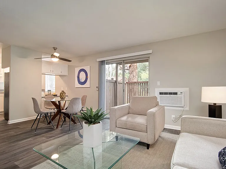 St. Charles Oaks Apartments — Photo 31