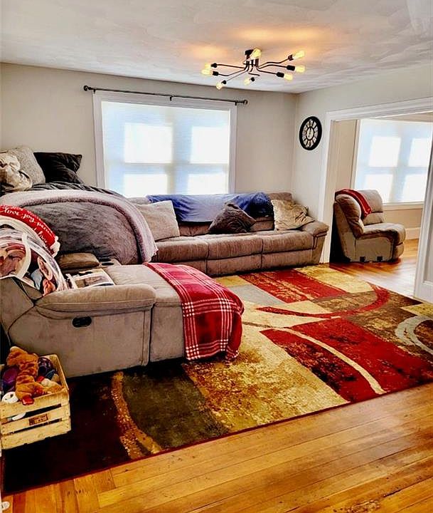 29 Wayne St, Warwick, RI 02889 Zillow