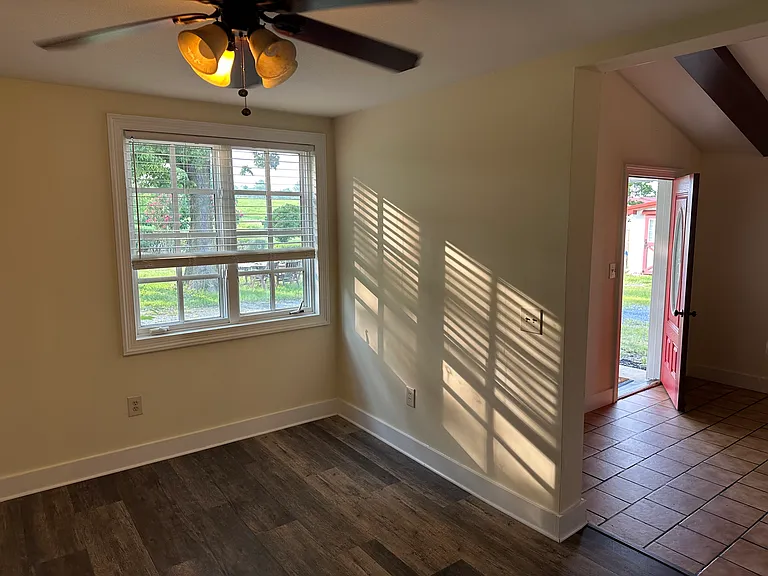 15215 Edwards Ferry Rd — Photo 4