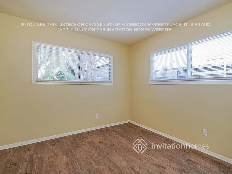 19520 Haynes St — Photo 14
