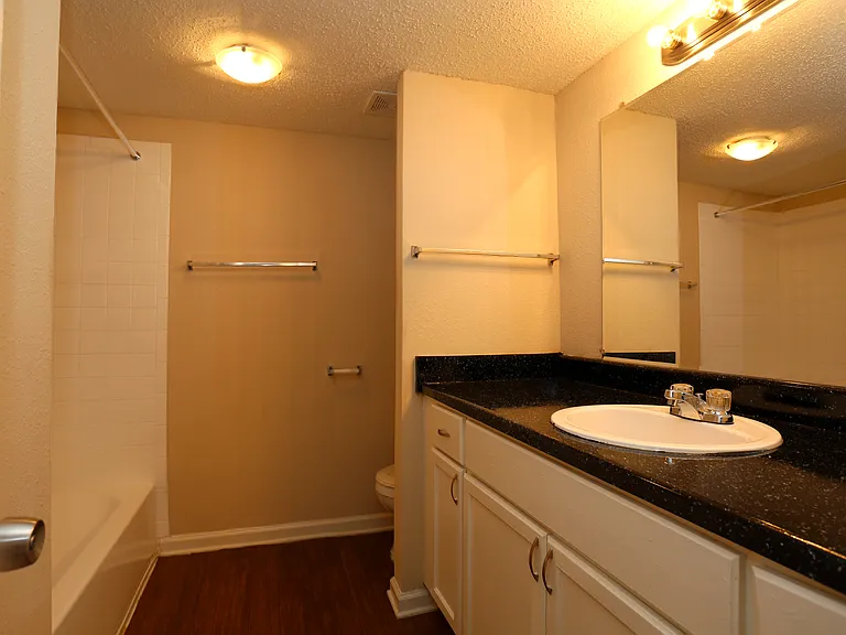 Wilshire Lofts and Townhomes — Photo 50