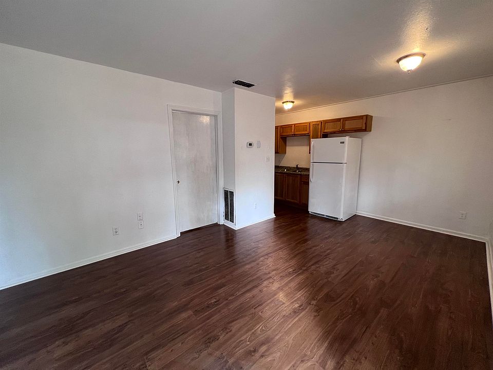 1st image of 1704 Sunbeam Ln