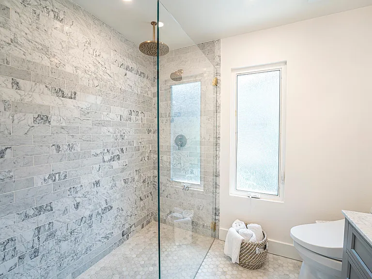 2858 Drake Ave — Photo 23