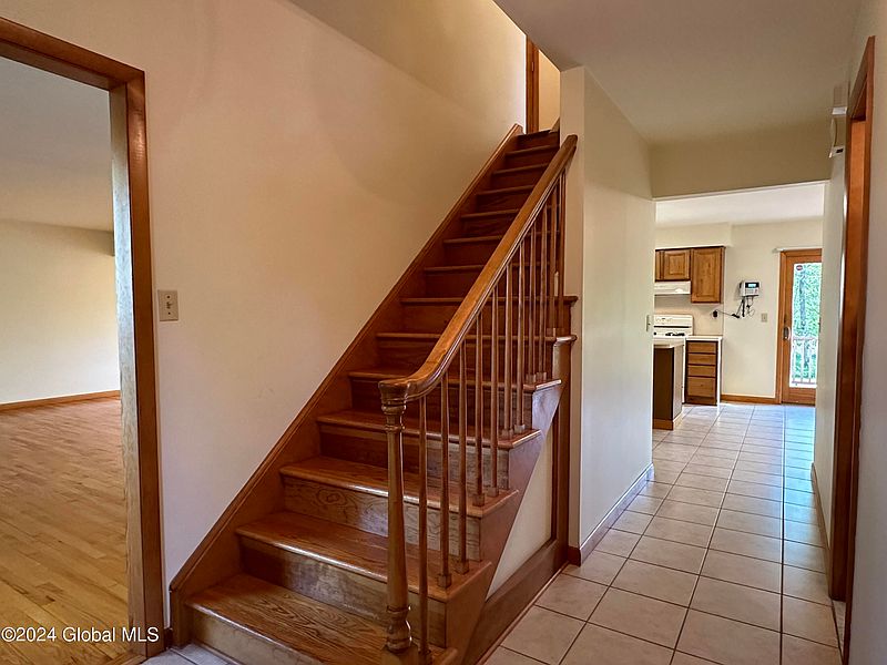 5th image of 34 Ramblewood Court