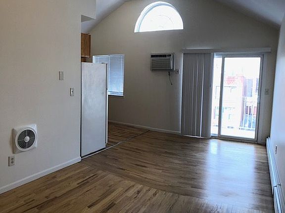 2nd image of 3519 33rd St APT 3