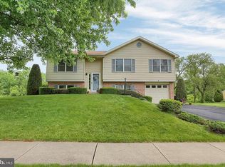 102 Matthew Dr, Reading, PA 19608