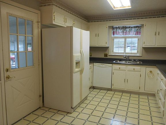 5th image of 1802 Lincoln Blvd