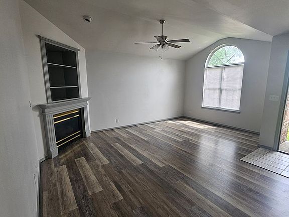 3rd image of 1127-1129 E Yuma St