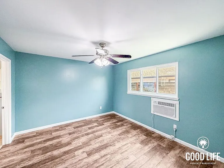 8051 San Carlos Dr — Photo 12
