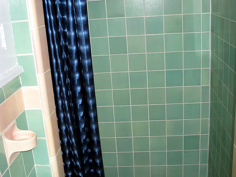Second Floor Full Bathroom