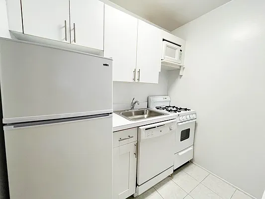 Rented by Corcoran | media 8